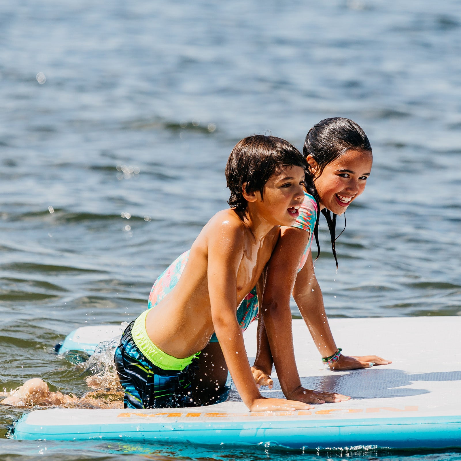 REEF LITE | Inflatable Water Mat